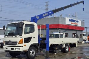 サムネイル: 平成23年　日野　レンジャー　４トン５段クレーン　ロングジャッキ　フックイン・ラジコン付（車検令和８年12月）