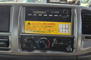 サムネイル: 平成23年　日野　レンジャー　４トン５段クレーン　ロングジャッキ　フックイン・ラジコン付（車検令和８年12月）