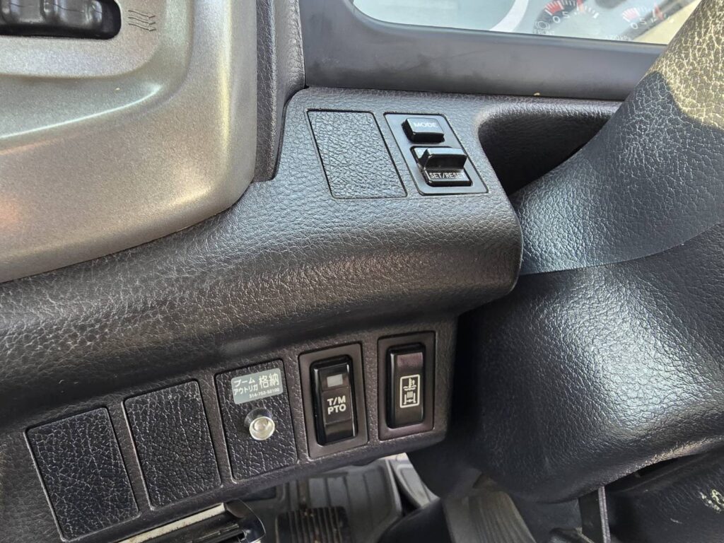 平成23年　日野　レンジャー　４トン５段クレーン　ロングジャッキ　フックイン・ラジコン付（車検令和８年12月）