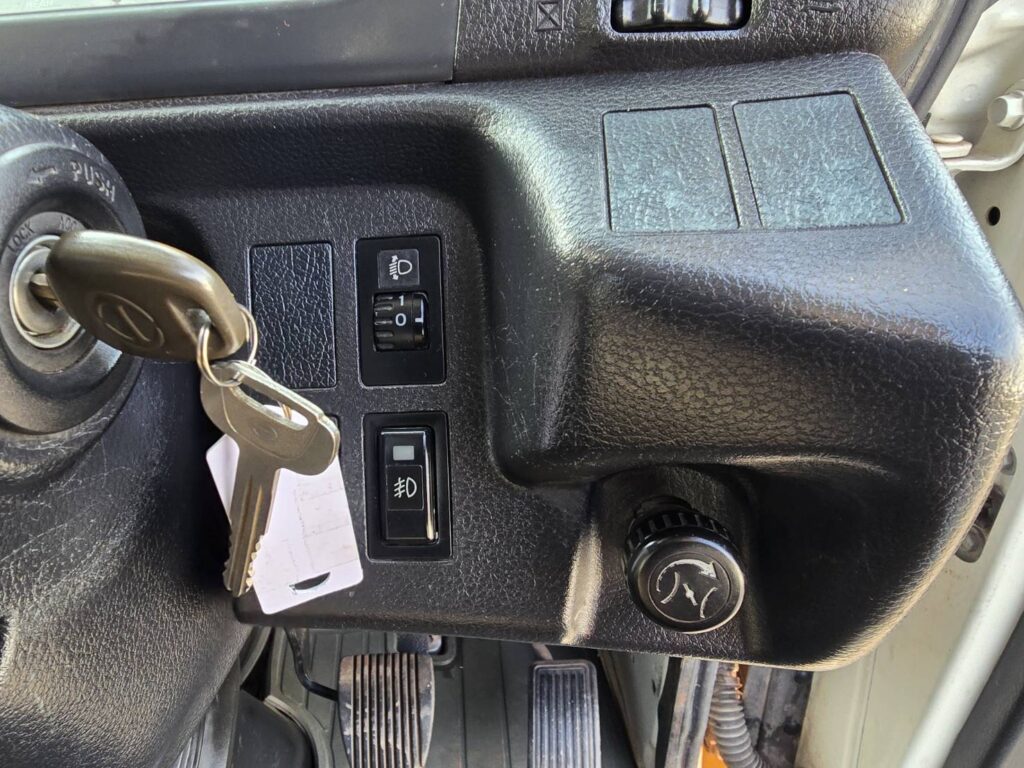 平成23年　日野　レンジャー　４トン５段クレーン　ロングジャッキ　フックイン・ラジコン付（車検令和８年12月）