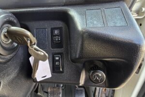 サムネイル: 平成23年　日野　レンジャー　４トン５段クレーン　ロングジャッキ　フックイン・ラジコン付（車検令和８年12月）