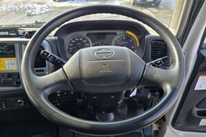 サムネイル: 平成23年　日野　レンジャー　４トン５段クレーン　ロングジャッキ　フックイン・ラジコン付（車検令和８年12月）