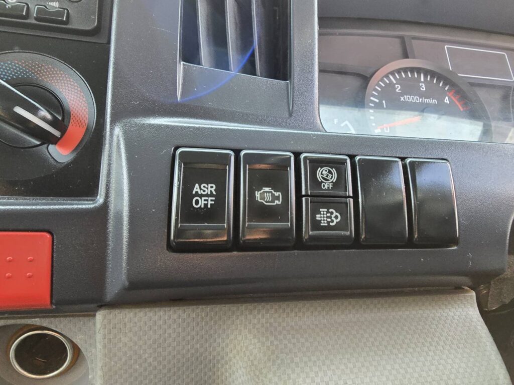 平成20年　いすゞ　エルフ　２トン５段クレーン　フックイン・ラジコン付（車検1年付）