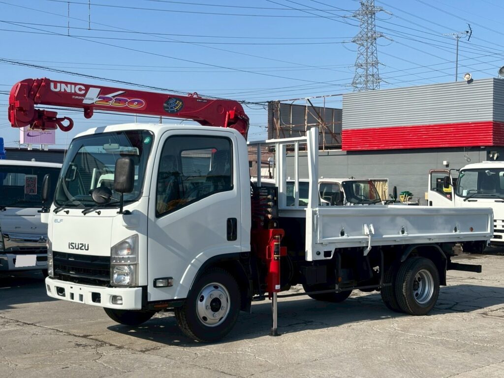 平成25年　いすゞ　エルフ　２トン３段クレーンロング　フックイン（車検１年付）