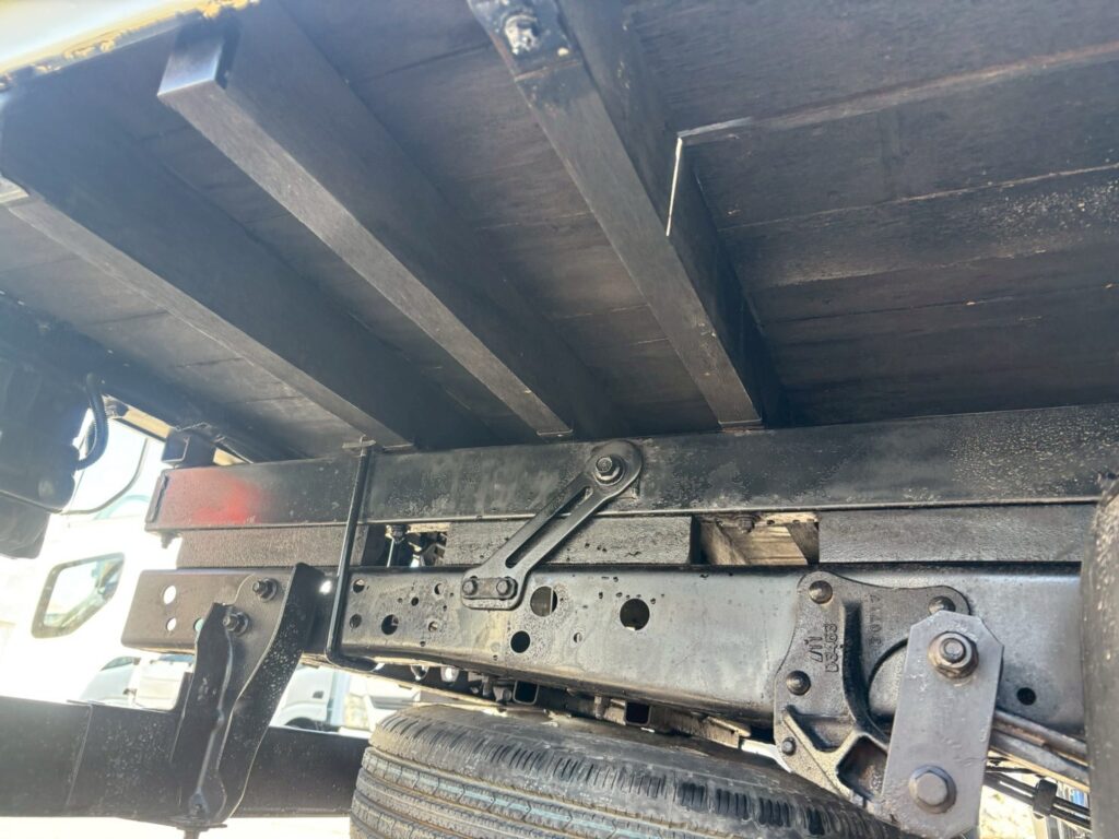 平成25年　いすゞ　エルフ　２トン３段クレーンロング　フックイン（車検１年付）