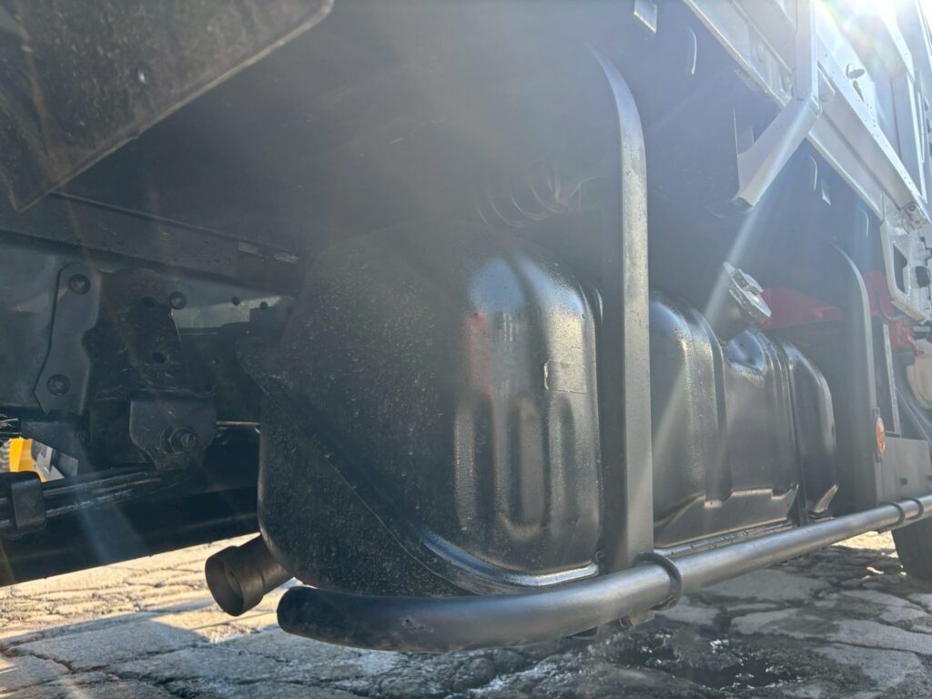 平成25年　いすゞ　エルフ　２トン３段クレーンロング　フックイン（車検１年付）