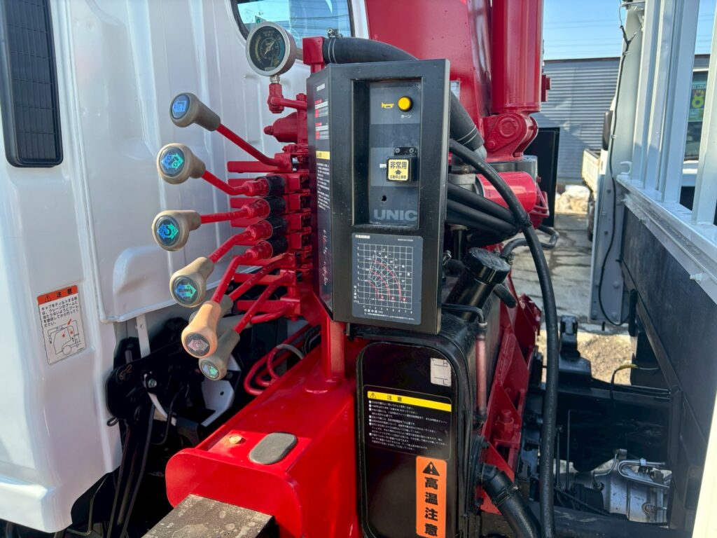 平成25年　いすゞ　エルフ　２トン３段クレーンロング　フックイン（車検１年付）