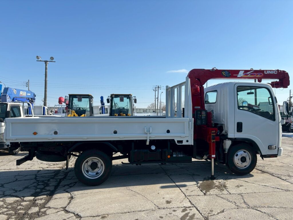 平成25年　いすゞ　エルフ　２トン３段クレーンロング　フックイン（車検１年付）