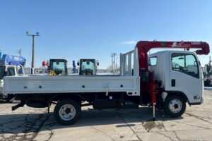 サムネイル: 平成25年　いすゞ　エルフ　２トン３段クレーンロング　フックイン（車検１年付）