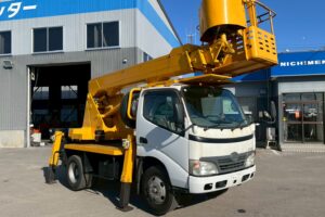 サムネイル: 【高所作業車】平成20年式日野デュトロ　スチールバケット【12mブーム】★札幌・江別・旭川・北見・釧路どこでも全国対応可能です！お問合せは北見店へ～TEL0157-57-7166～