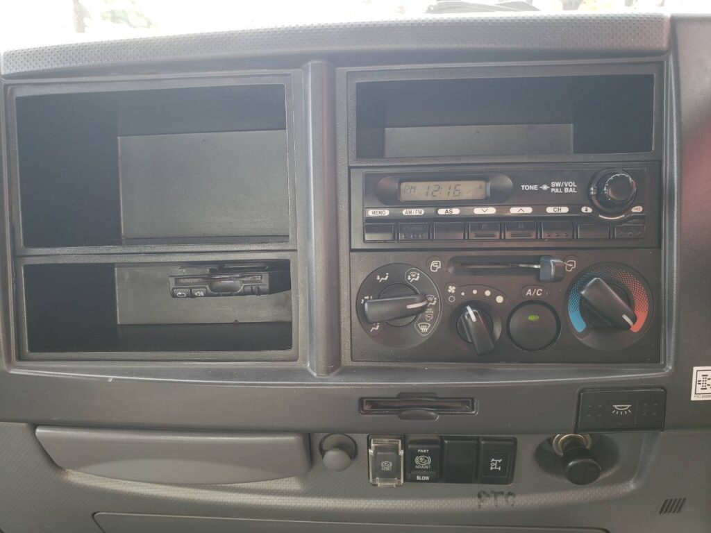 平成24年　いすゞ　フォワード　４トン深ダンプ　土砂禁（車検令和９年１月）