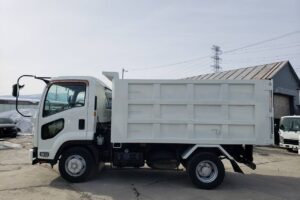 サムネイル: 平成24年　いすゞ　フォワード　４トン深ダンプ　土砂禁（車検令和９年１月）