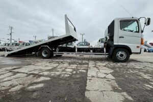 サムネイル: 平成23年　日野　レンジャー　４トンセーフティローダー　スライドボディ・ウィンチ・ラジコン付（車検１年付）