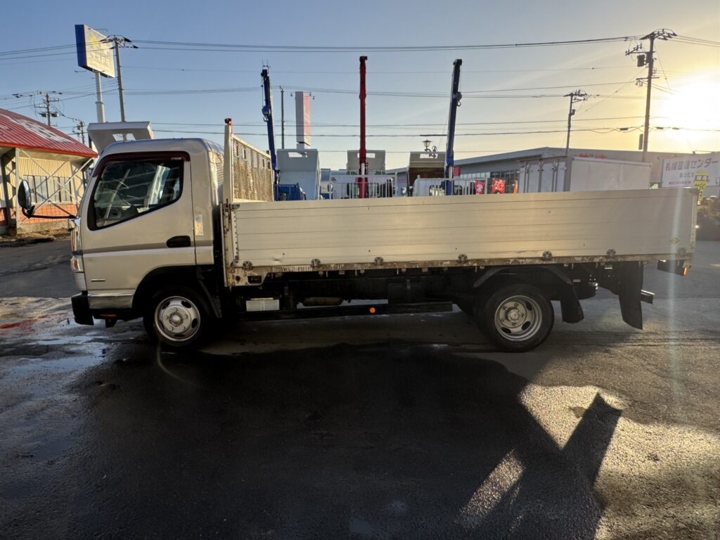 平成26年　キャンター3トン平　ワイドロング　アルミアオリ　フル装備　車検1年付