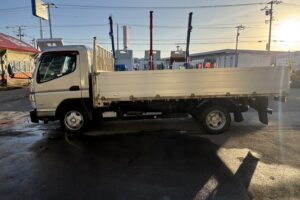 サムネイル: 平成26年　キャンター3トン平　ワイドロング　アルミアオリ　フル装備　車検1年付