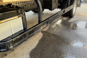 サムネイル: 平成26年　キャンター3トン平　ワイドロング　アルミアオリ　フル装備　車検1年付