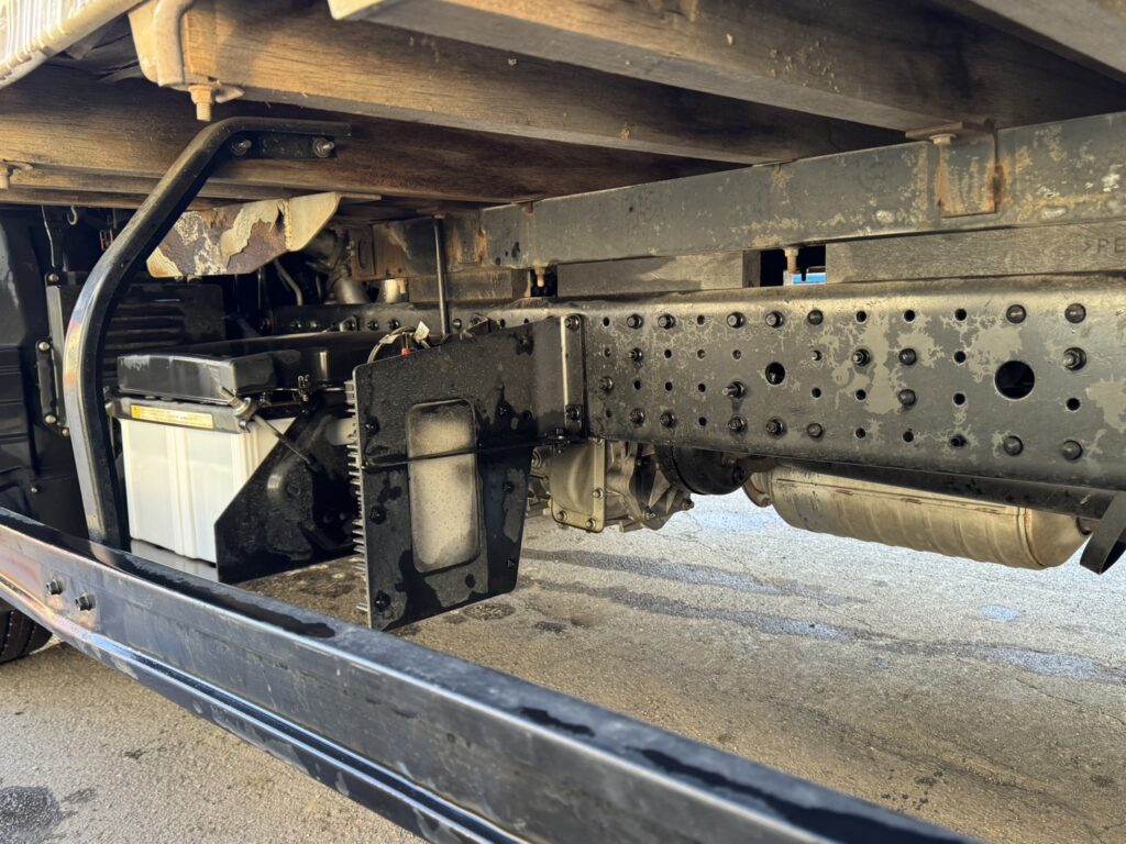 平成26年　キャンター3トン平　ワイドロング　アルミアオリ　フル装備　車検1年付