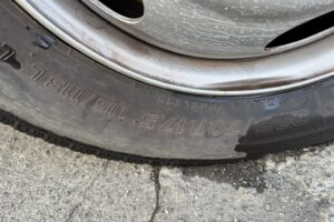 サムネイル: 平成26年　キャンター3トン平　ワイドロング　アルミアオリ　フル装備　車検1年付