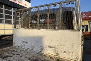 サムネイル: 平成26年　キャンター3トン平　ワイドロング　アルミアオリ　フル装備　車検1年付