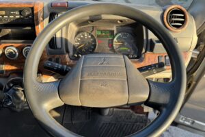 サムネイル: 平成26年　キャンター3トン平　ワイドロング　アルミアオリ　フル装備　車検1年付