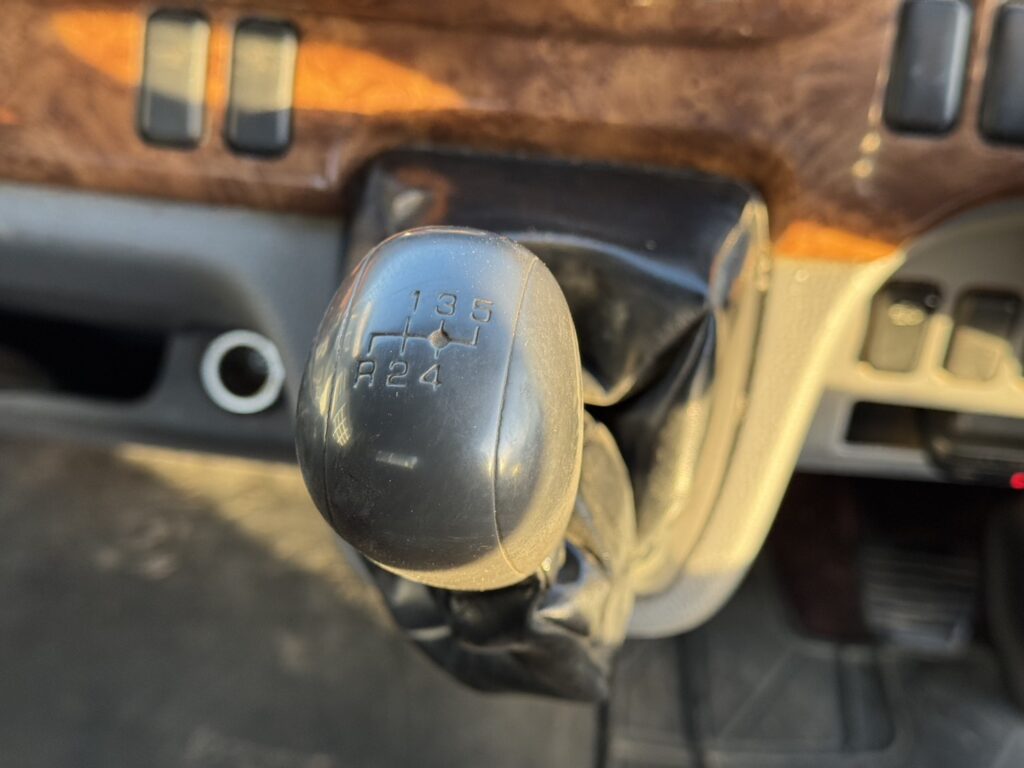 平成26年　キャンター3トン平　ワイドロング　アルミアオリ　フル装備　車検1年付