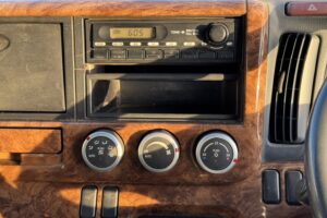 サムネイル: 平成26年　キャンター3トン平　ワイドロング　アルミアオリ　フル装備　車検1年付