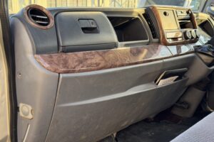 サムネイル: 平成26年　キャンター3トン平　ワイドロング　アルミアオリ　フル装備　車検1年付