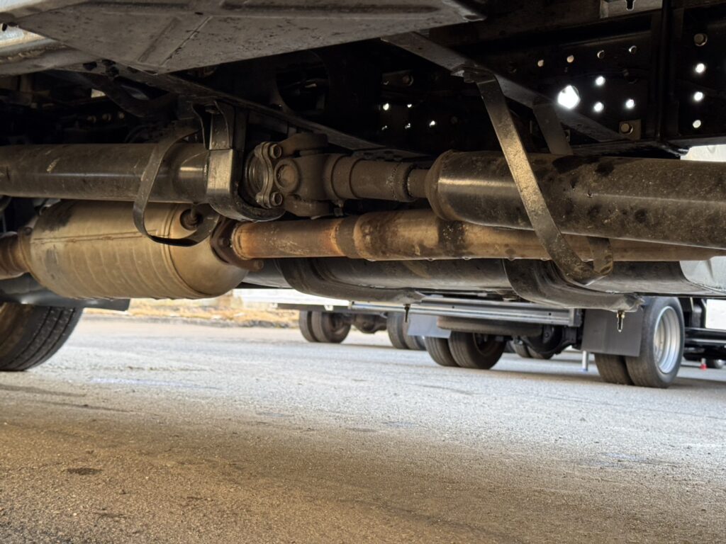 平成26年　キャンター3トン平　ワイドロング　アルミアオリ　フル装備　車検1年付