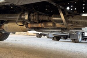 サムネイル: 平成26年　キャンター3トン平　ワイドロング　アルミアオリ　フル装備　車検1年付