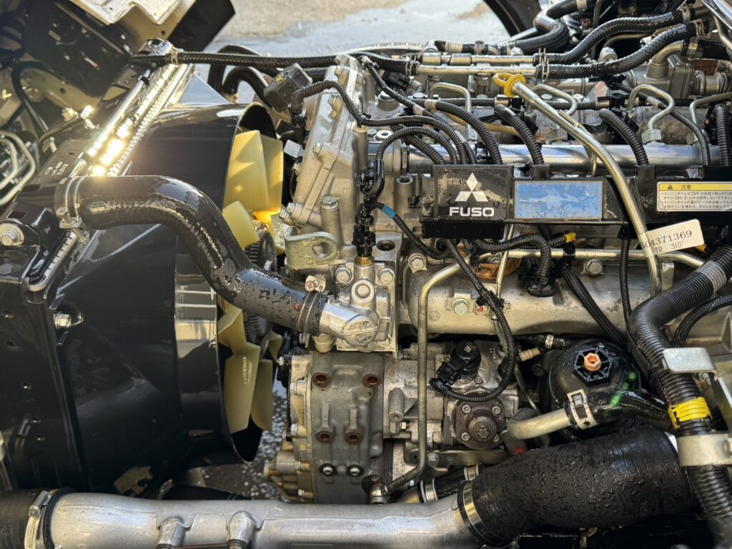 平成26年　キャンター3トン平　ワイドロング　アルミアオリ　フル装備　車検1年付