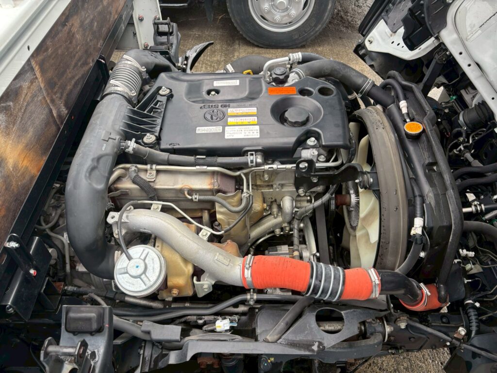 令和1年　いすゞ　エルフ　1.5トン平　4WD　バックモニター・MTモード付AT（車検令和9年1月）