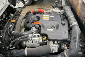 サムネイル: 令和1年　いすゞ　エルフ　1.5トン平　4WD　バックモニター・MTモード付AT（車検令和9年1月）