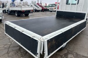 サムネイル: 令和1年　いすゞ　エルフ　1.5トン平　4WD　バックモニター・MTモード付AT（車検令和9年1月）