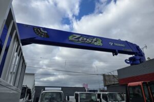 サムネイル: 平成26年　いすゞ　フォワード　４トン４段クレーンロング　フックイン・ラジコン付（車検1年付）