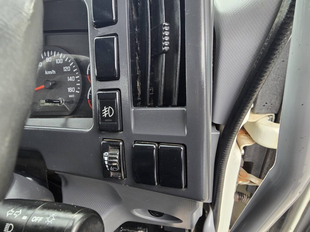 平成26年　いすゞ　フォワード　４トン４段クレーンロング　フックイン・ラジコン付（車検1年付）