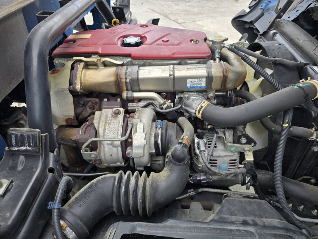 平成27年　日野　デュトロ　２トン平　ワイド超ロング（車検1年付）