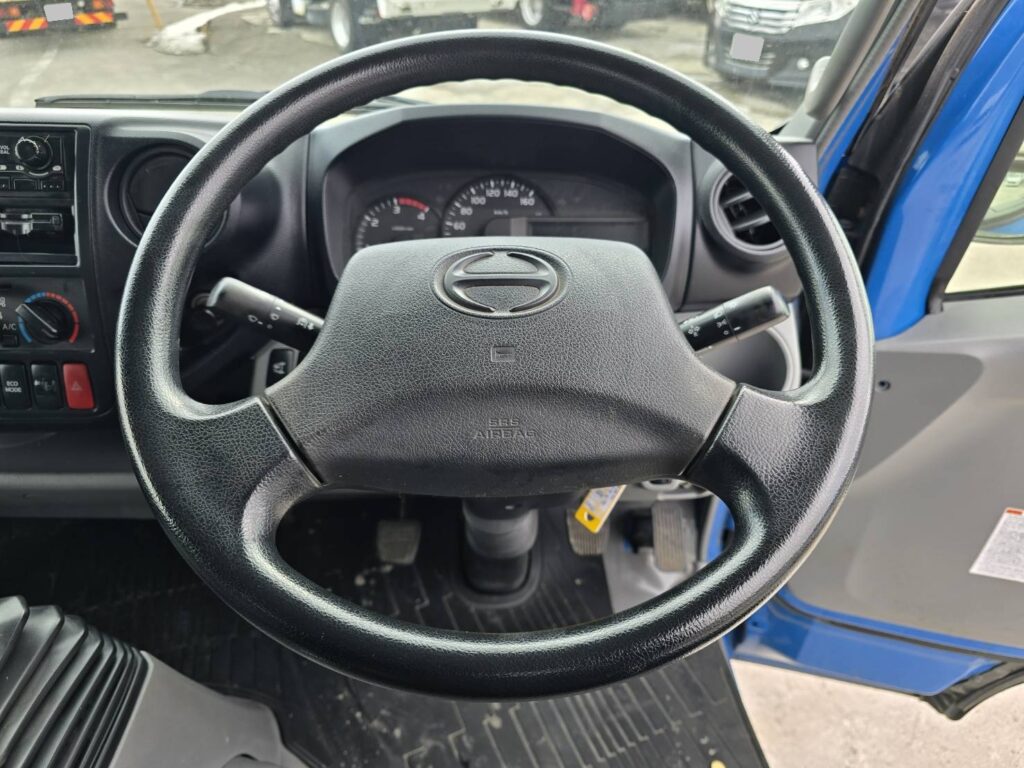 平成27年　日野　デュトロ　２トン平　ワイド超ロング（車検1年付）