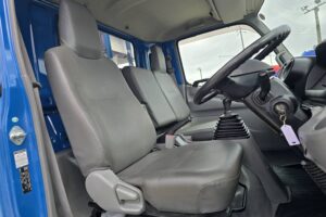 サムネイル: 平成27年　日野　デュトロ　２トン平　ワイド超ロング（車検1年付）