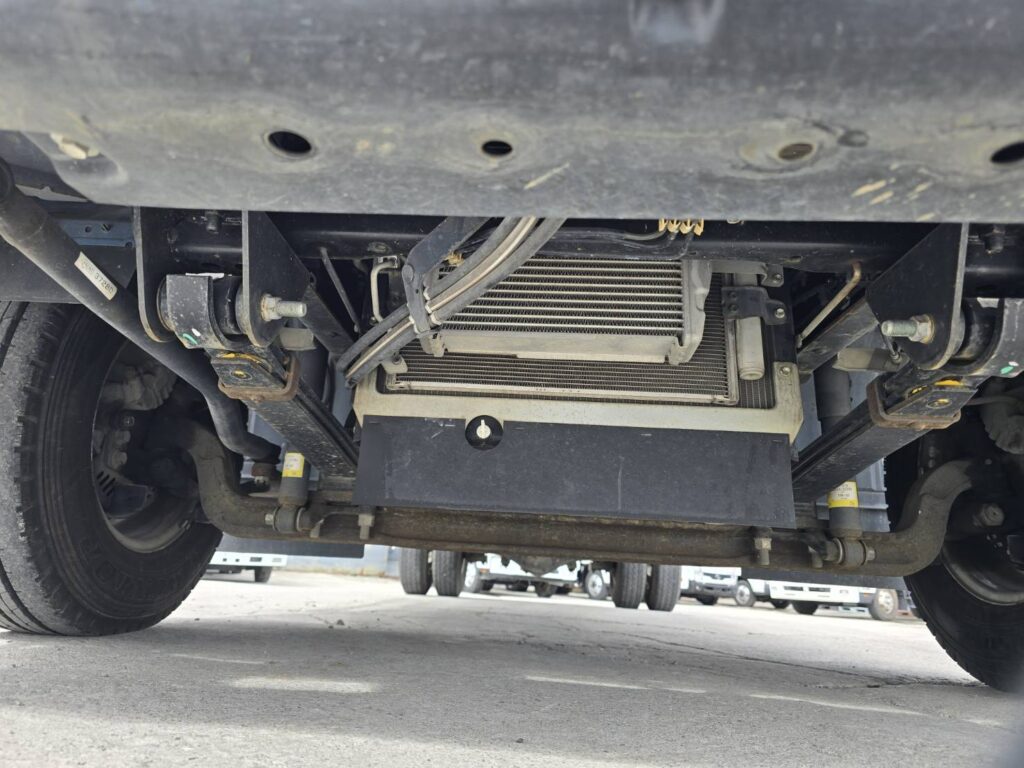 平成27年　日野　デュトロ　２トン平　ワイド超ロング（車検1年付）