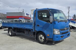 サムネイル: 平成27年　日野　デュトロ　２トン平　ワイド超ロング（車検1年付）