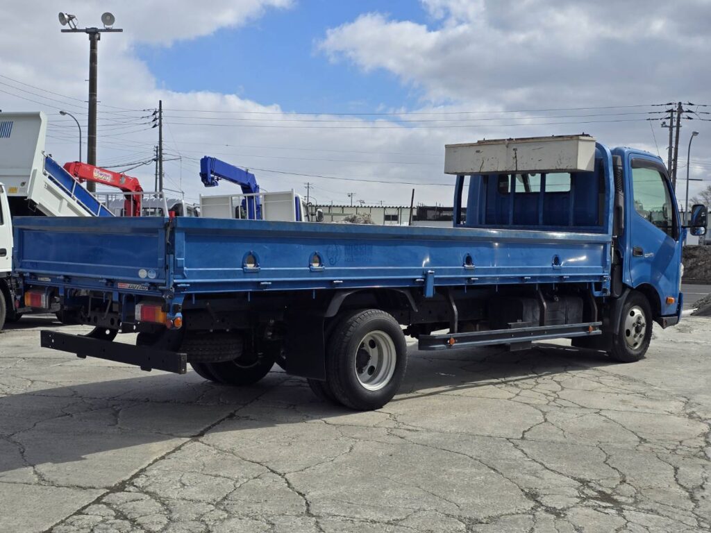 平成27年　日野　デュトロ　２トン平　ワイド超ロング（車検1年付）