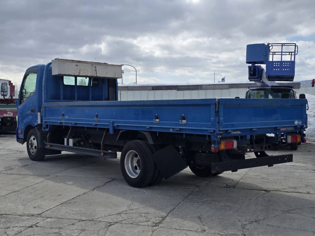 平成27年　日野　デュトロ　２トン平　ワイド超ロング（車検1年付）