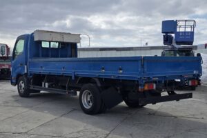 サムネイル: 平成27年　日野　デュトロ　２トン平　ワイド超ロング（車検1年付）