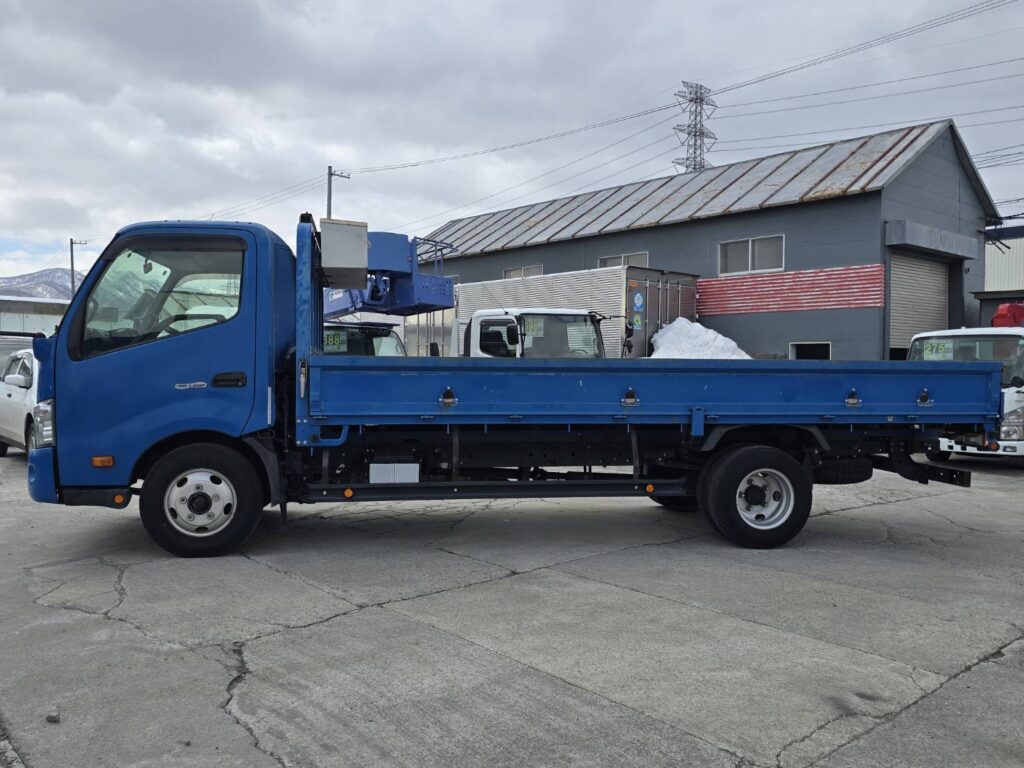 平成27年　日野　デュトロ　２トン平　ワイド超ロング（車検1年付）
