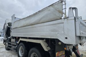 サムネイル: 平成26年　いすゞ　ギガ大型ダンプ　２デフ・ベッド・電動コボレーン（車検令和８年10月）