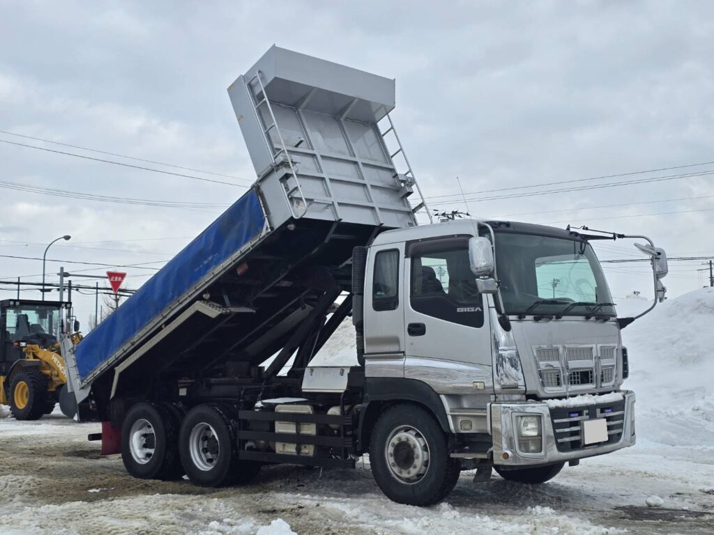 平成26年　いすゞ　ギガ大型ダンプ　２デフ・ベッド・電動コボレーン（車検令和８年10月）