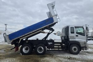 サムネイル: 平成26年　いすゞ　ギガ大型ダンプ　２デフ・ベッド・電動コボレーン（車検令和８年10月）