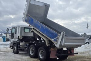 サムネイル: 平成26年　いすゞ　ギガ大型ダンプ　２デフ・ベッド・電動コボレーン（車検令和８年10月）