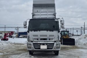 サムネイル: 平成26年　いすゞ　ギガ大型ダンプ　２デフ・ベッド・電動コボレーン（車検令和８年10月）