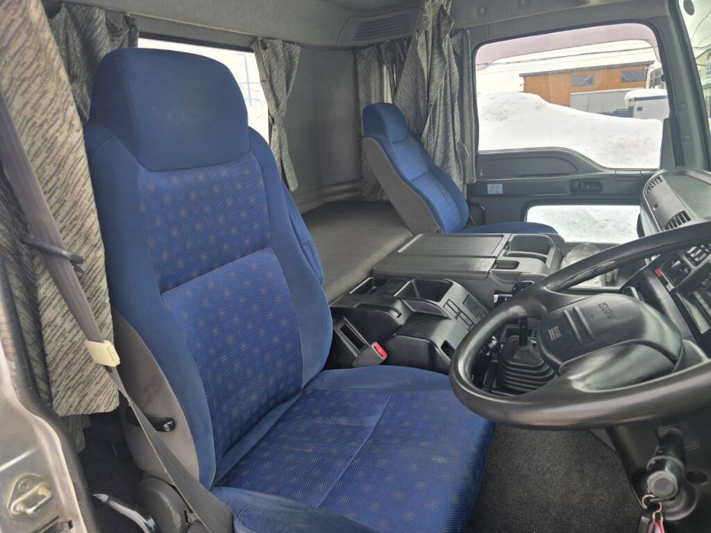 平成26年　いすゞ　ギガ大型ダンプ　２デフ・ベッド・電動コボレーン（車検令和８年10月）